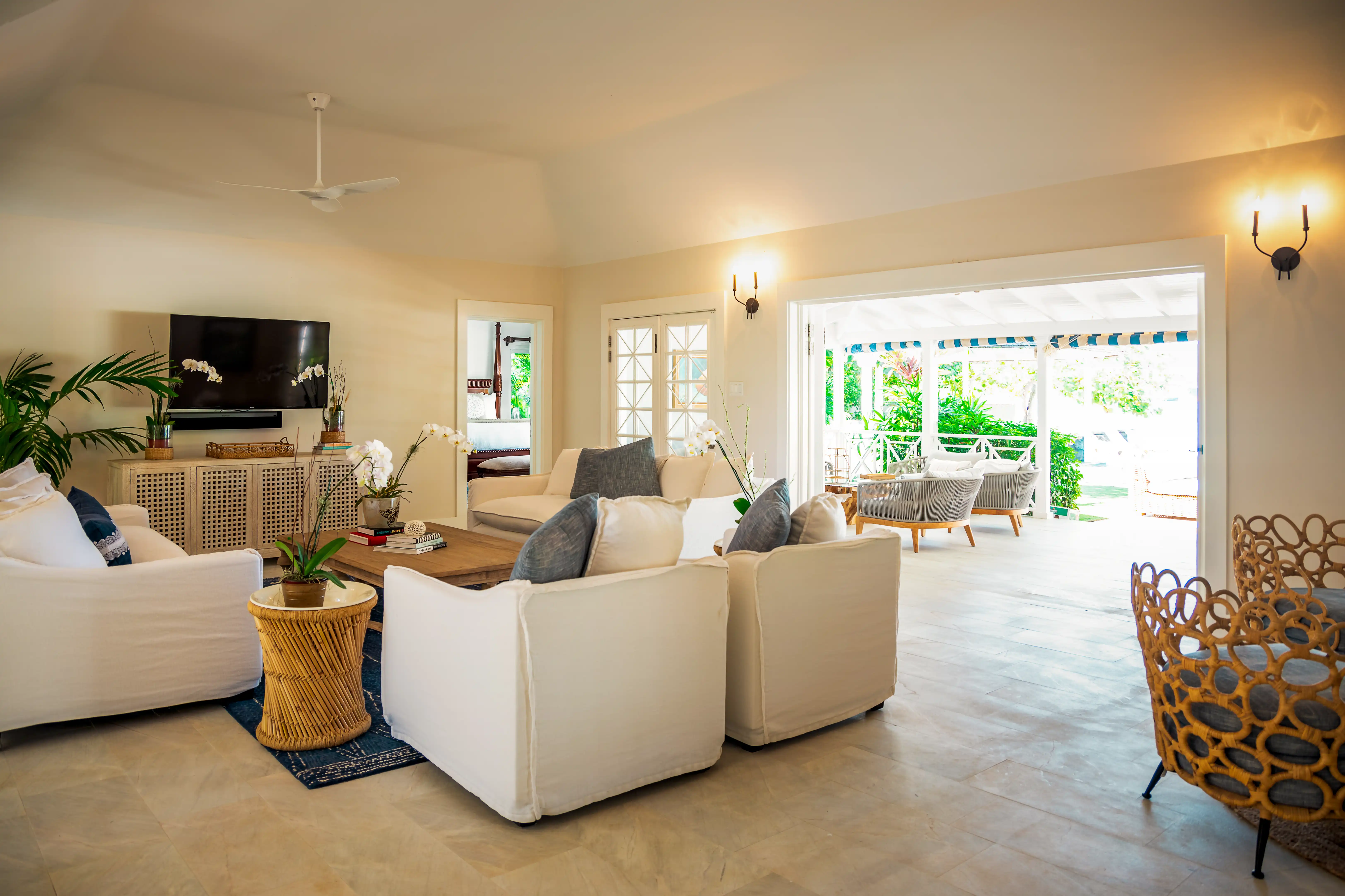 Sundown on the Beach - Image 12